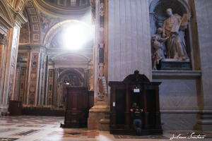 Gente phyna confessa é no Vaticano.